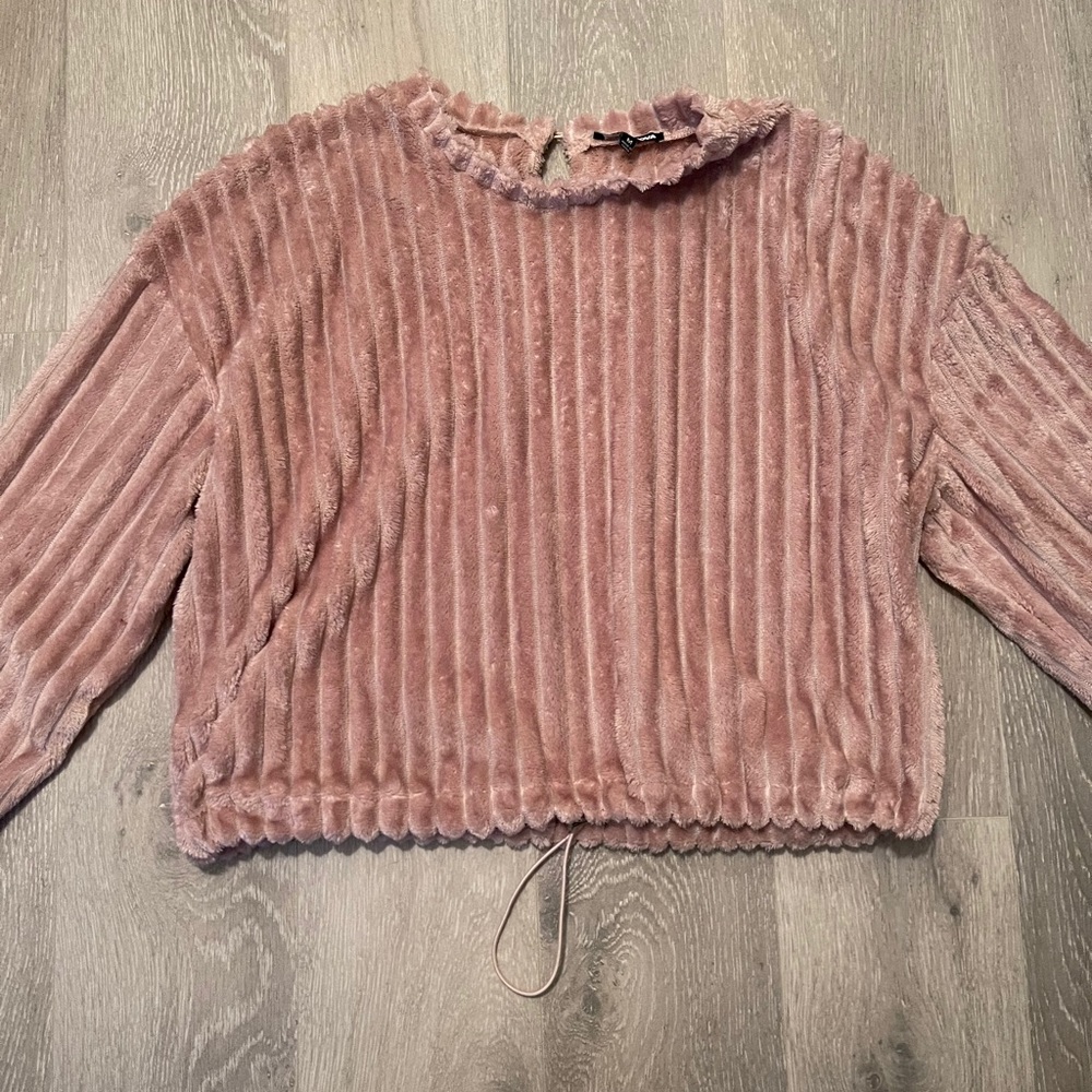 Soft pink cropped sweater